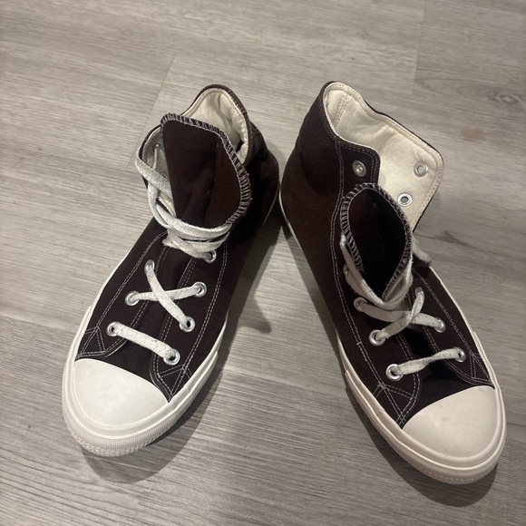 High-Top Sneakers with White Laces - Picture 1 of 5